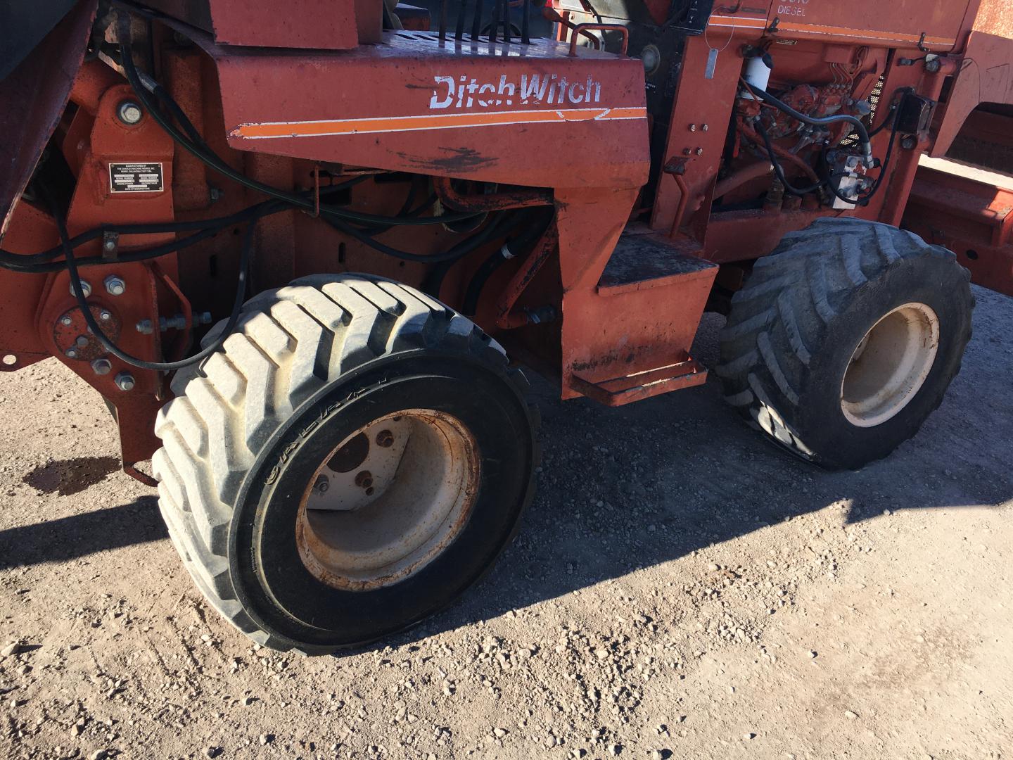 ./imagenes/INVOICE/2019/16052/ZANJADORA DITCH WITCH_6510 (7).JPG